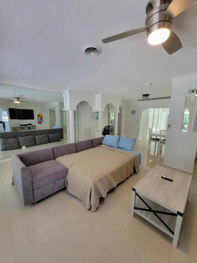 فيلا Luxury Tropical Oasis! Huge Saltwater Pool! 1 Mile To Beach! فورت لودرديل المظهر الخارجي الصورة